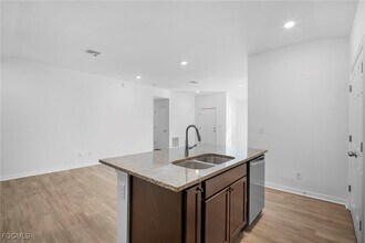 343 Reeves St in Lehigh Acres, FL - Building Photo - Building Photo