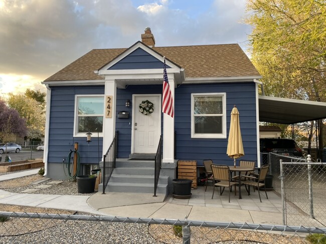 property at 247 E Garfield Ave