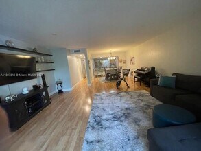 203 Jacaranda Dr in Plantation, FL - Building Photo - Building Photo