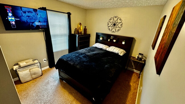 5508 Denny Dr in Atlanta, GA - Building Photo - Building Photo