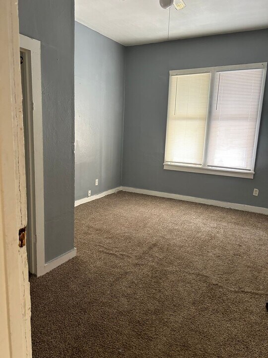 816 S Pasfield St in Springfield, IL - Building Photo