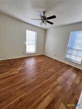 305 Craddock Ave-Unit -D in San Marcos, TX - Foto de edificio - Building Photo
