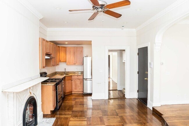 property at 42 Rutland Sq