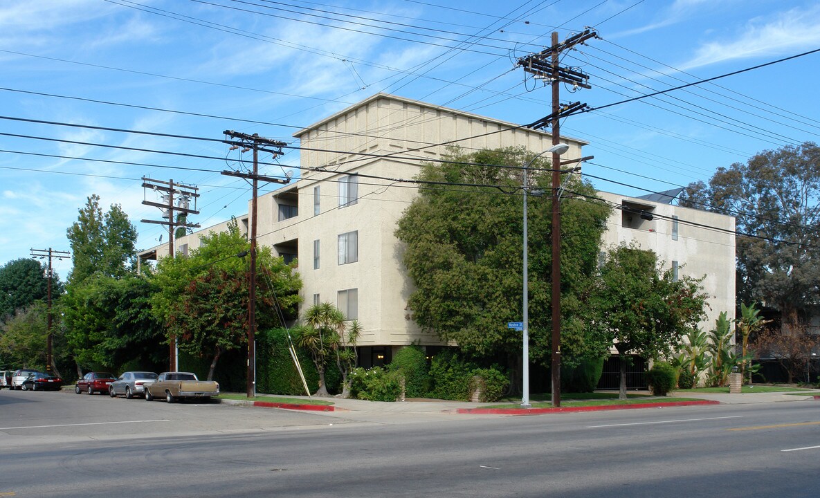 Apollo Apartments in Valley Village, CA - Building Photo