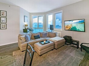 433 S 7th St, Unit D723 in Minneapolis, MN - Building Photo - Building Photo