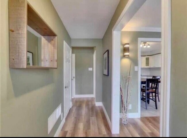 221 Maplegrove Av in Bradford, ON - Building Photo - Building Photo