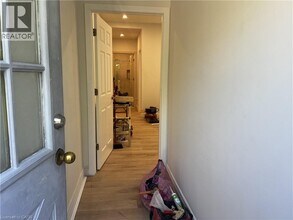 804 St Clair Ave W in Toronto, ON - Building Photo - Building Photo