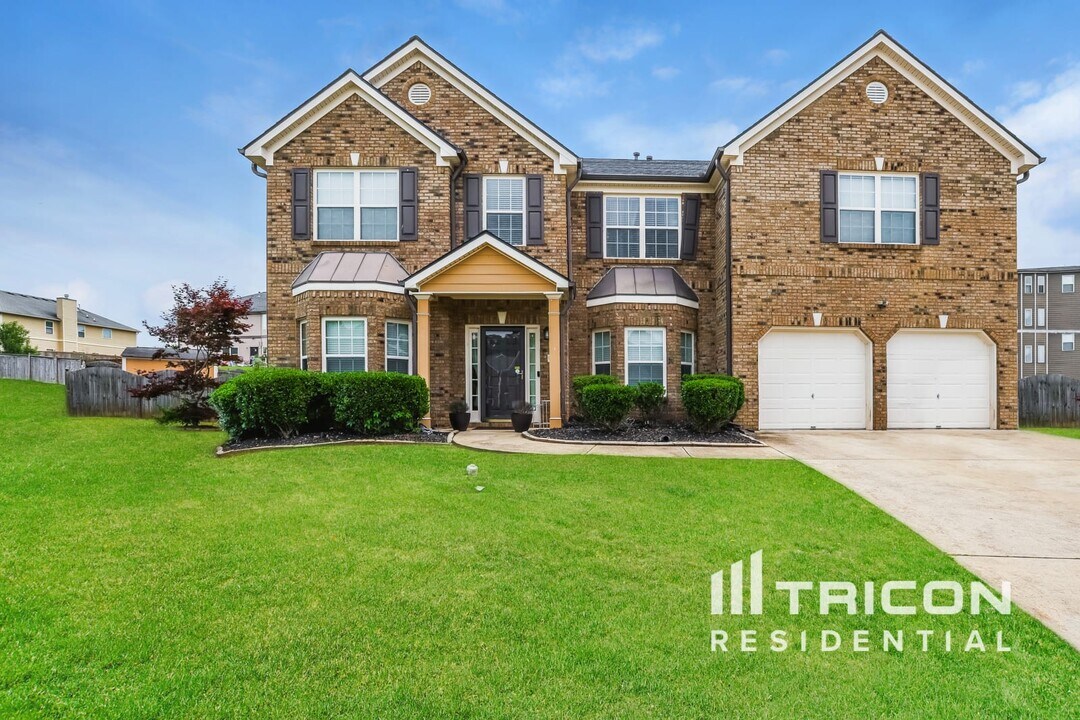 7915 Alta Ct in Lithia Springs, GA - Building Photo