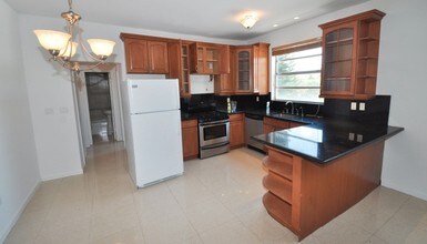 3433 Garden in Miami Beach, FL - Foto de edificio - Interior Photo