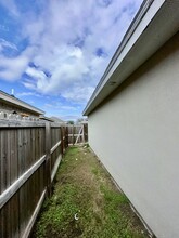401 Downing Ave in Edinburg, TX - Foto de edificio - Building Photo