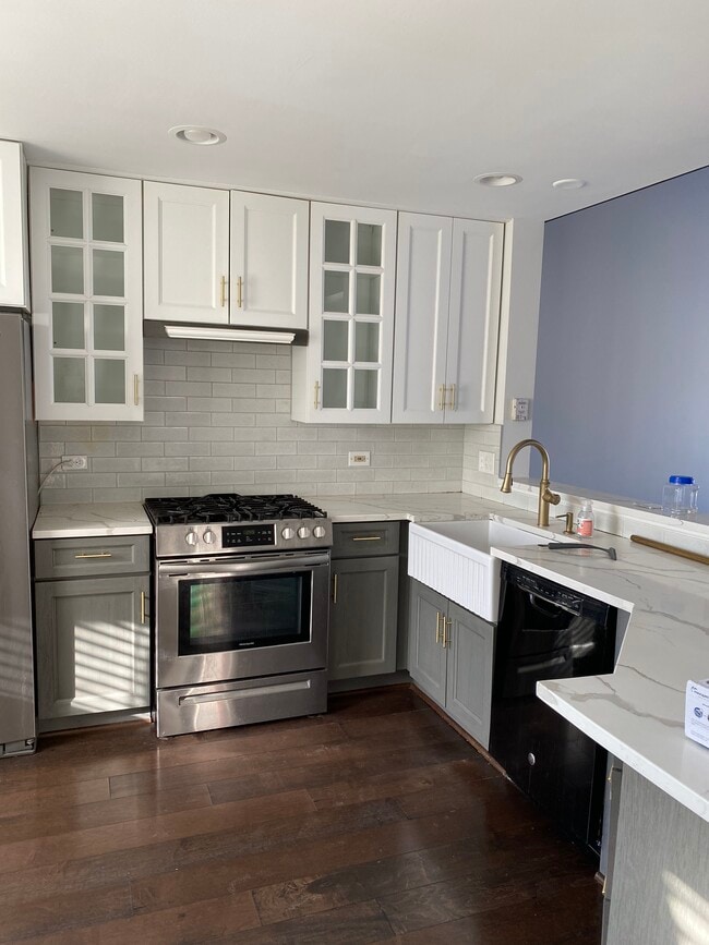 property at 1154 E Wilson Ave
