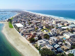 818 Rockaway Ct in San Diego, CA - Foto de edificio - Building Photo