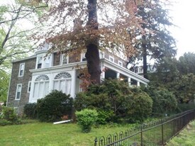 15 E Mermaid Ln, Unit 2 in Philadelphia, PA - Building Photo