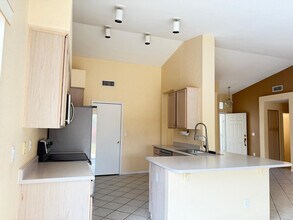 7283 W Tina Ln in Glendale, AZ - Building Photo - Building Photo