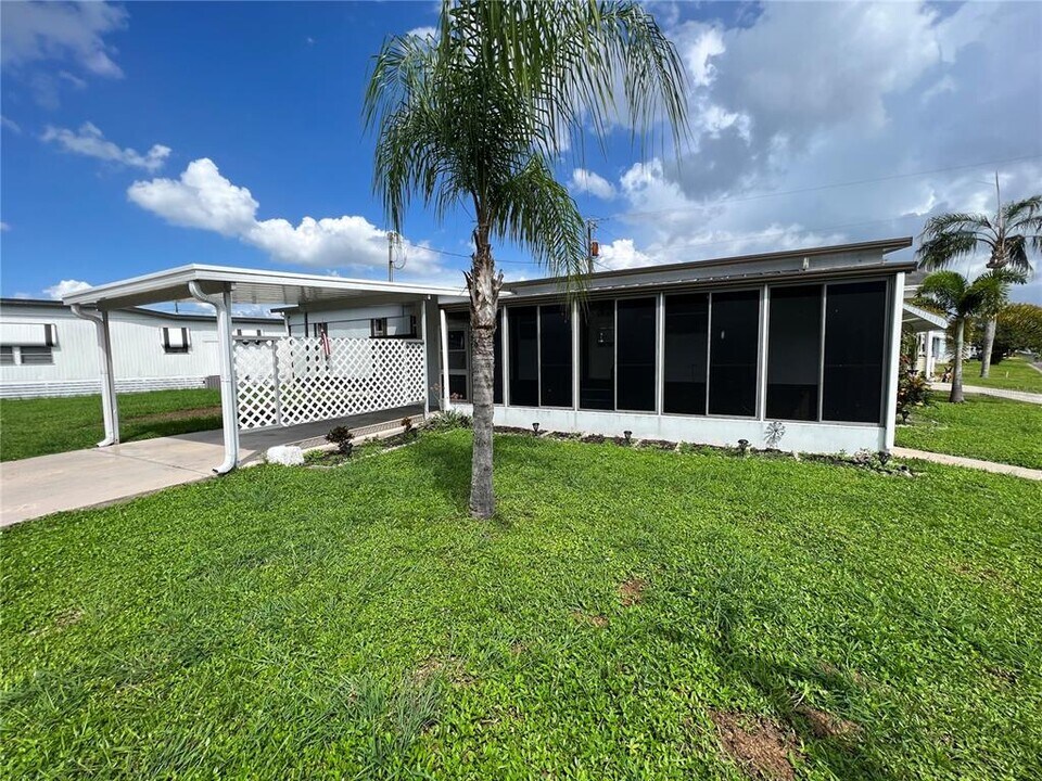 3118 Dorothy Pl in Ellenton, FL - Building Photo