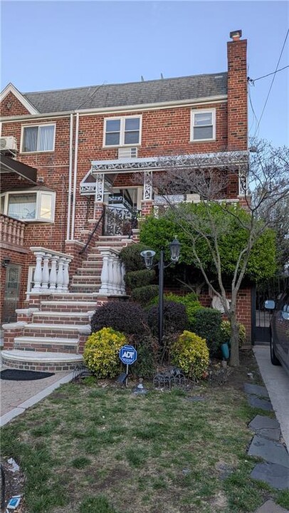 8887 15th Ave in Brooklyn, NY - Foto de edificio
