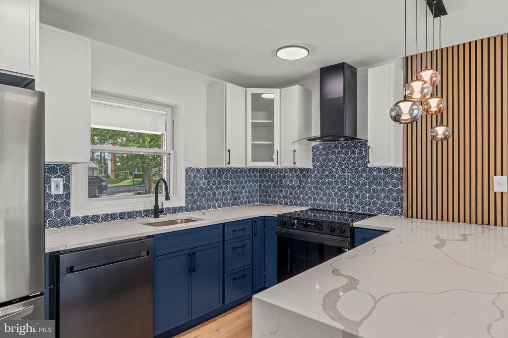 29 Hinsdale Ln in Willingboro, NJ - Building Photo