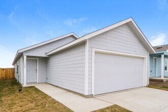 11524 Chestnut Barr Dr in Converse, TX - Building Photo - Building Photo