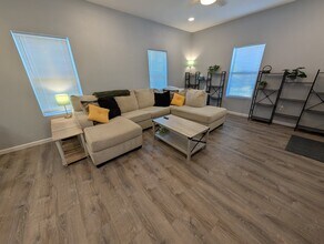 118 Canadian St in San Antonio, TX - Foto de edificio - Building Photo