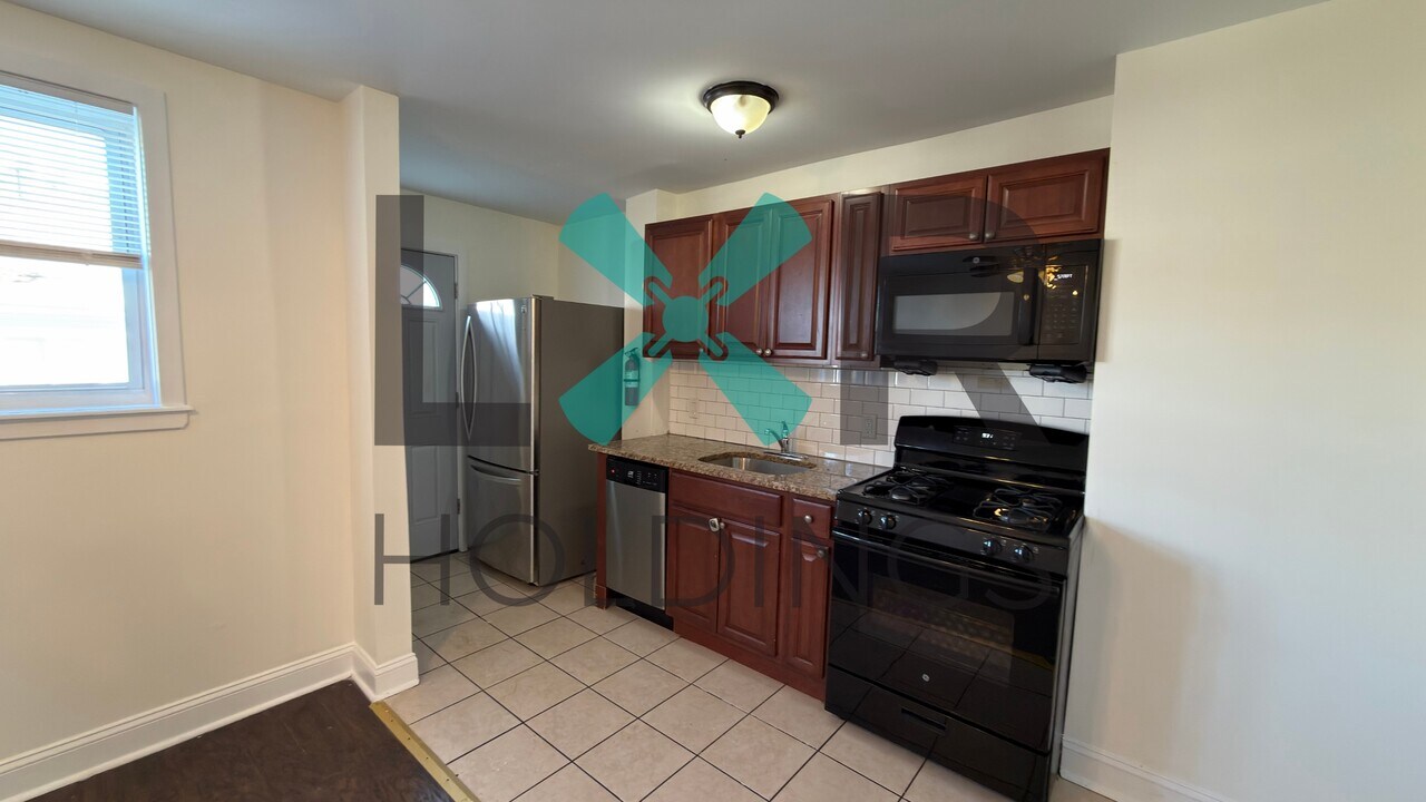 7015 Aberdeen Rd in Upper Darby Township, PA - Building Photo