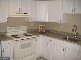 205 Bernard Ct in Chesterbrook, PA - Building Photo