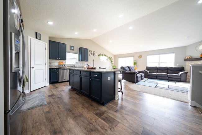 18085 Harlow Path in Lakeville, MN - Building Photo - Building Photo