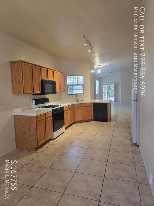 9467 Descending Creek St in Las Vegas, NV - Building Photo