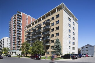 The Mansions in Calgary, AB - Building Photo - Building Photo