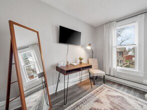 562 Edmund Ave W in St. Paul, MN - Building Photo - Building Photo