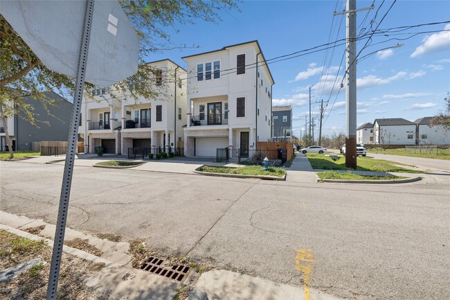 property at 2604 McIlhenny St