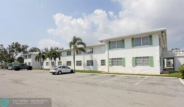 1801 NE 62nd St in Fort Lauderdale, FL - Foto de edificio - Building Photo