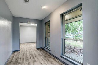 10407 Fairview Dr in Conroe, TX - Building Photo - Building Photo