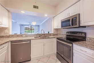 3250 Cypress Glen Way in Naples, FL - Building Photo - Building Photo