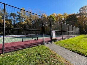 123 Olcott Way in Ridgefield, CT - Building Photo - Building Photo