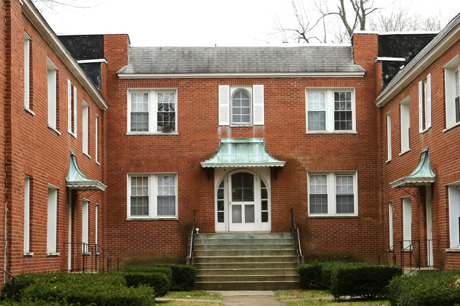 2400 Woodbourne Ave in Louisville, KY - Foto de edificio - Building Photo