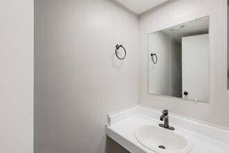 Goddard Estates in Taylor, MI - Foto de edificio - Interior Photo