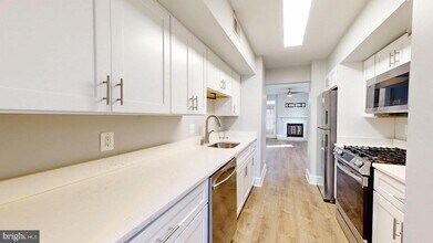 2011 N Oakland St in Arlington, VA - Building Photo - Building Photo