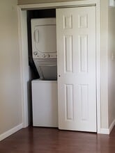 9049 River Rd, Unit 2E in Marcy, NY - Building Photo - Building Photo