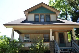 703 Forest St in Kalamazoo, MI - Building Photo