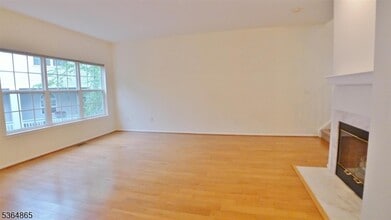 1310 Grandview Ct in Hanover, NJ - Building Photo - Building Photo