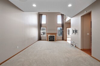 5046 Yuma Ln N in Plymouth, MN - Building Photo - Building Photo
