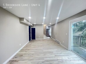 5 Brookside Ln, Unit Unit 4 in Woodstock, CT - Building Photo - Building Photo