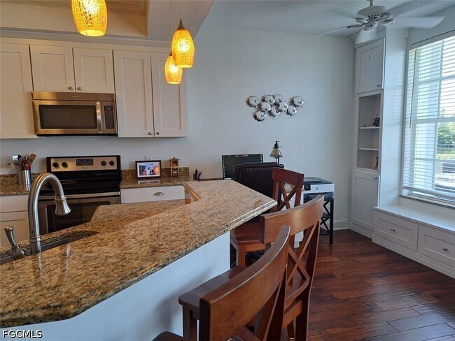 property at 11271 Tamarind Cay Ln