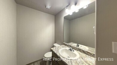 3 Bed 2.5 Bath Townhome in Sioux Falls, SD - Building Photo - Building Photo