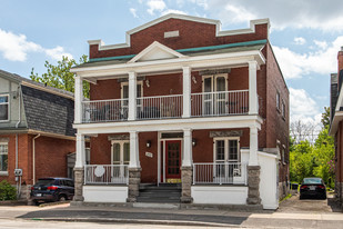 253 Crichton St Apartments