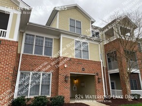 824 Waterford Lake Dr in Cary, NC - Building Photo - Building Photo