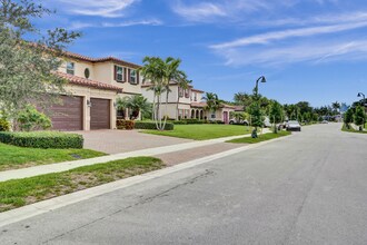 6455 SW 55th Pl in Davie, FL - Building Photo - Building Photo