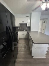 969 W Holly St in Fayetteville, AR - Building Photo - Building Photo