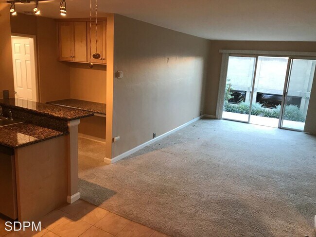 1885 Diamond St in San Diego, CA - Building Photo - Building Photo