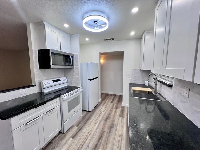 1653 E Paul Ave in Fresno, CA - Building Photo - Building Photo